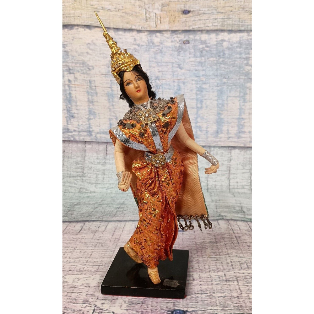 VTG Thailand Dancer 9” Doll Dancing w/ Stand